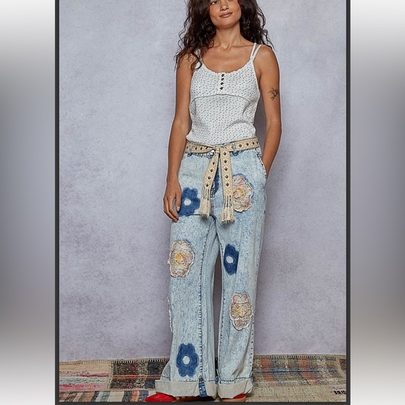 POL. 🩵 Floral Embroidered Patchwork Pants - Picture 4 of 6